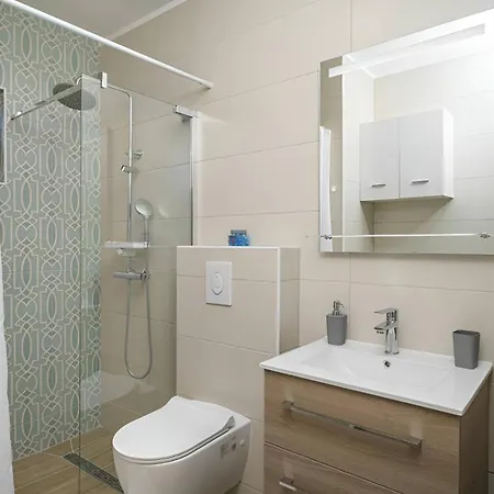 New! Pool House 2+1 In Casa vacanze *