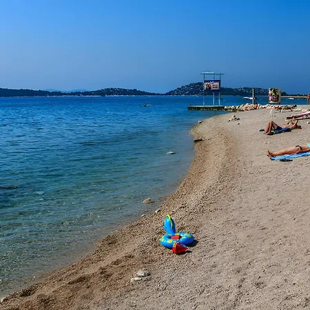 New! Pool House 2+1 In *