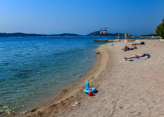 New! Pool House 2+1 In *