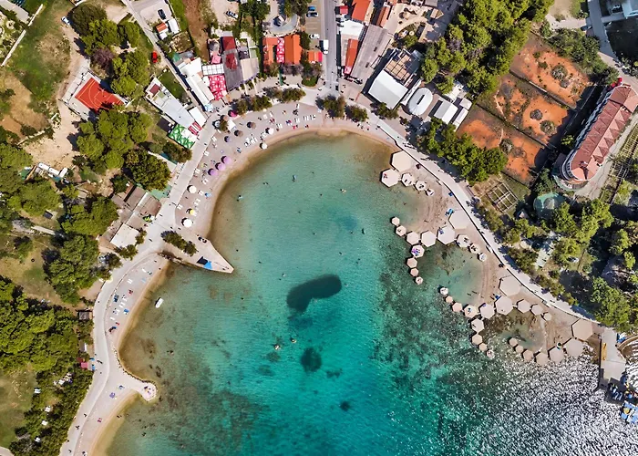 New! Pool House 2+1 In